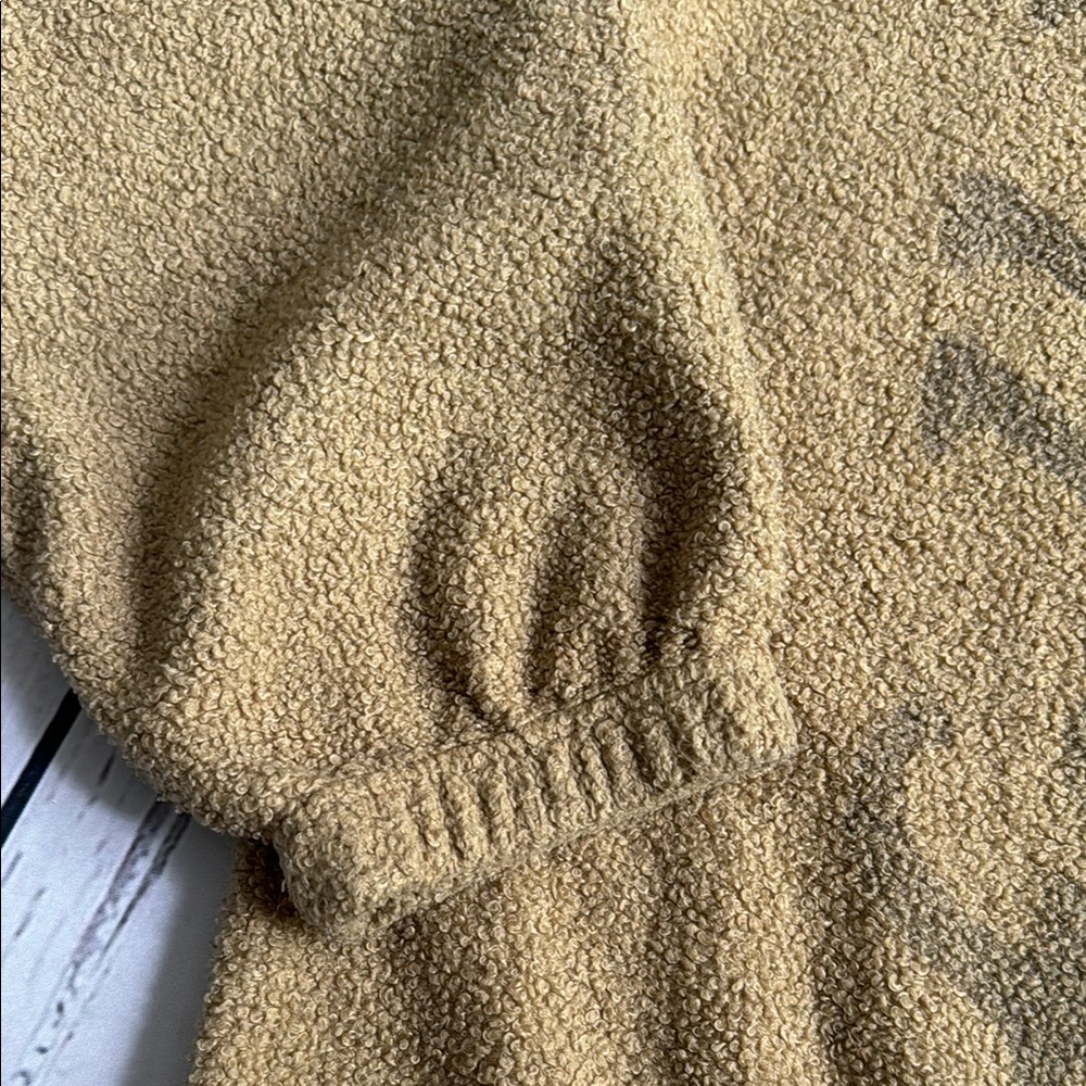 Women’s TAYLOR SWIFT Folklore Album  Sherpa Sweater Size 4X - Picture 5 of 9